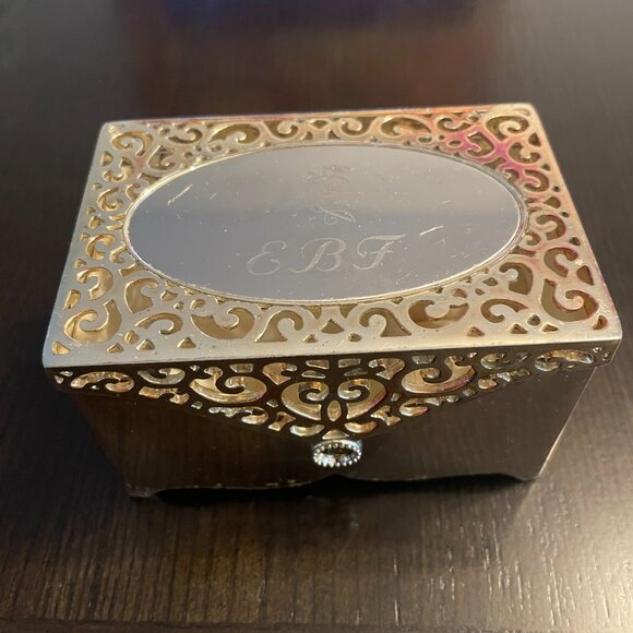 Engraved Silver and gold plated jewelry box (EBF) - Picture 2 of 8